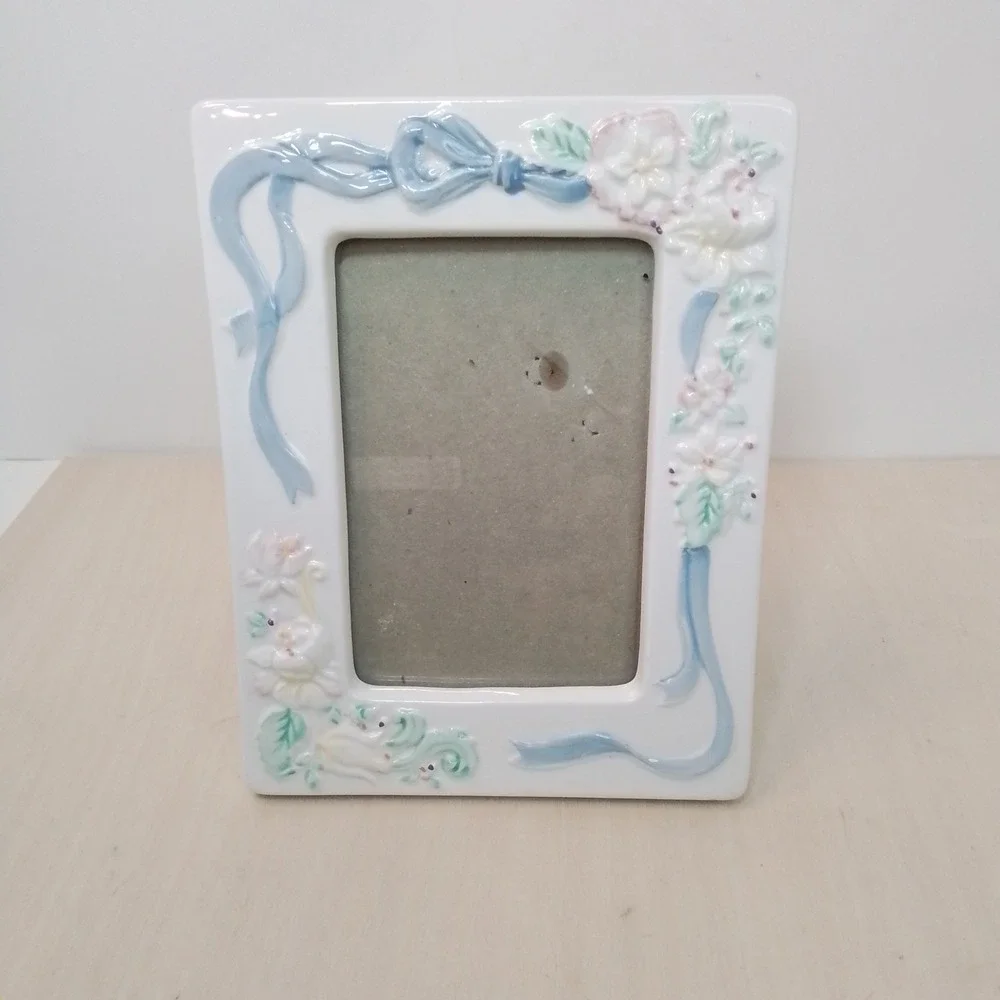 White Ceramic Photo Frame Floral Ribbon Bow Pastel Accent Desktop Tabletop‎